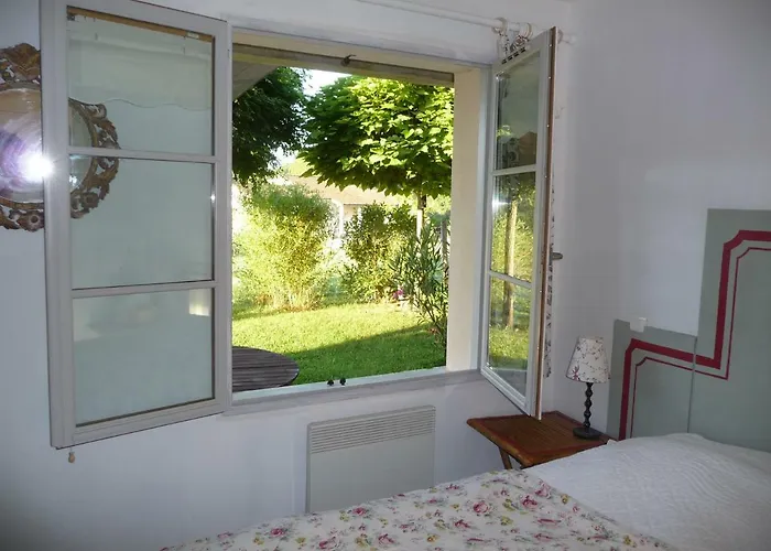 Splendide Vue Pyrenees, Rez De Jardin 2 Апартаменты *