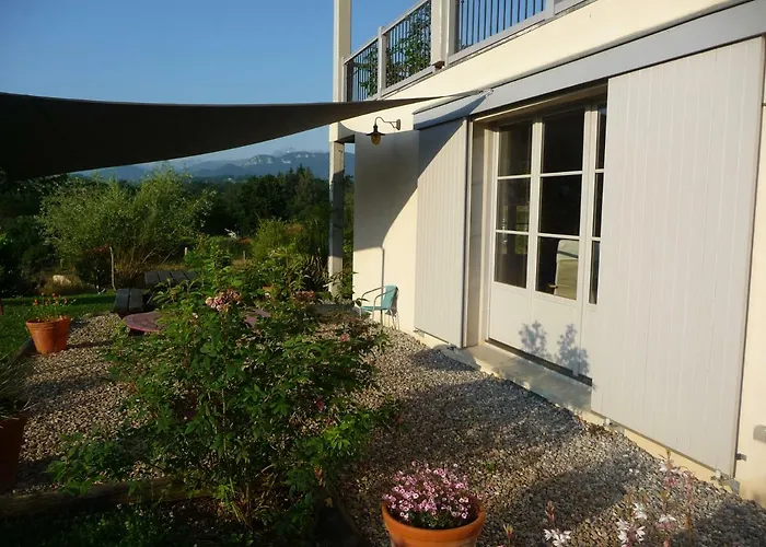 Апартаменты Splendide Vue Pyrenees, Rez De Jardin 2 *